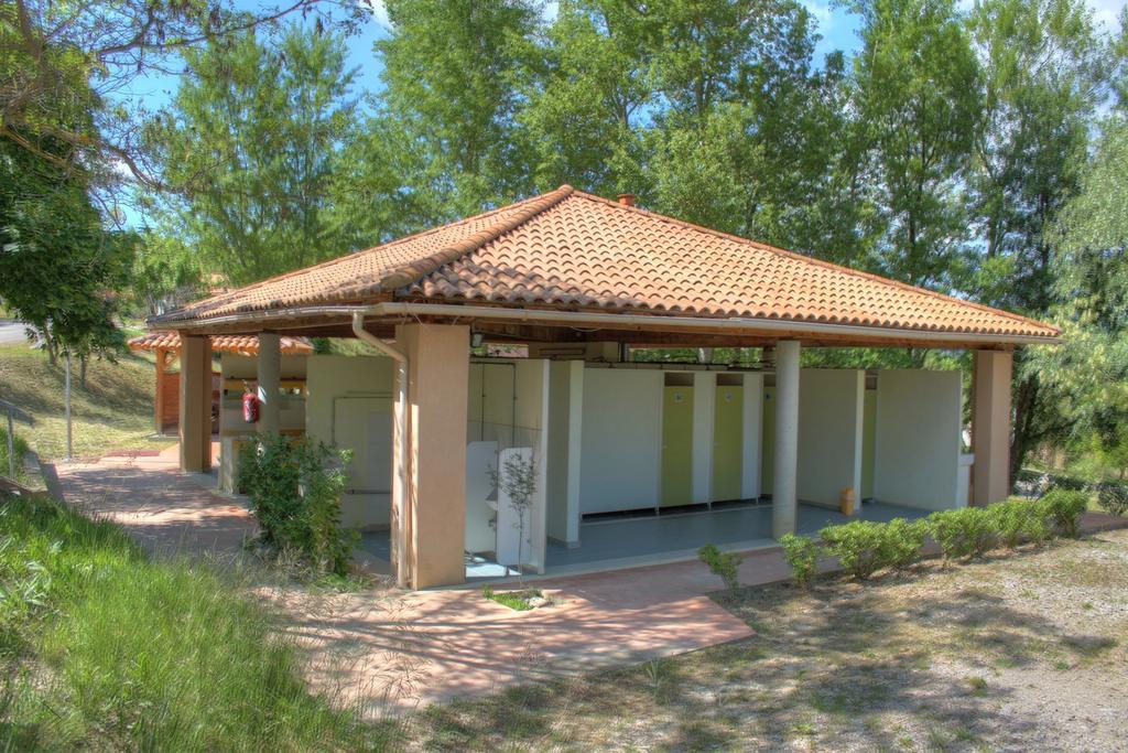 Camping Le Couriou Recoubeau-Jansac Exterior foto