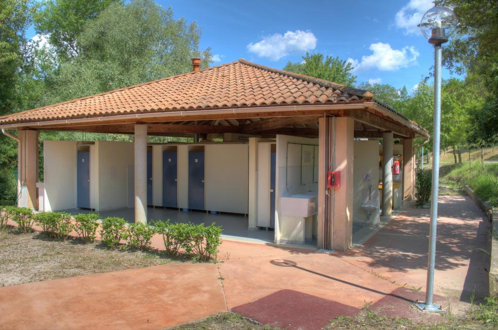 Camping Le Couriou Recoubeau-Jansac Exterior foto